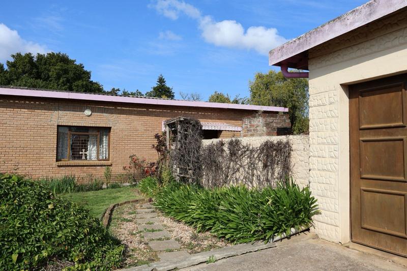 4 Bedroom Property for Sale in Albertinia Western Cape